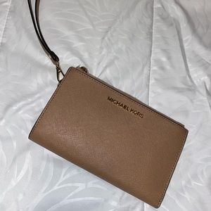 Michael Kors wristlet